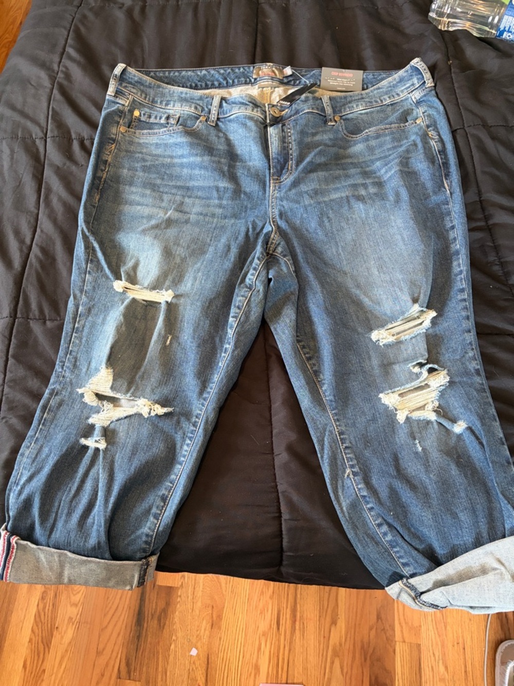 Torrid Plus Size 22 Distressed Crop Boyfriend Vintage Stretch Jeans
